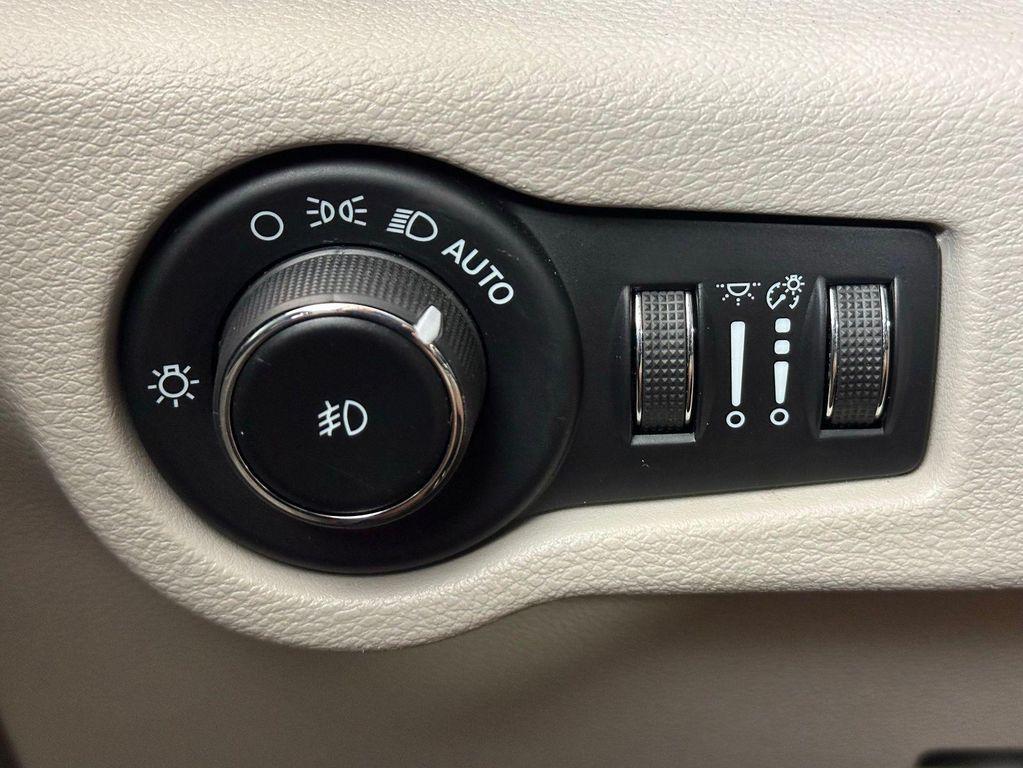 used 2023 Chrysler Pacifica Hybrid car, priced at $30,980