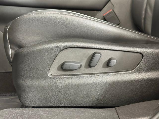 used 2023 Cadillac XT4 car, priced at $23,980