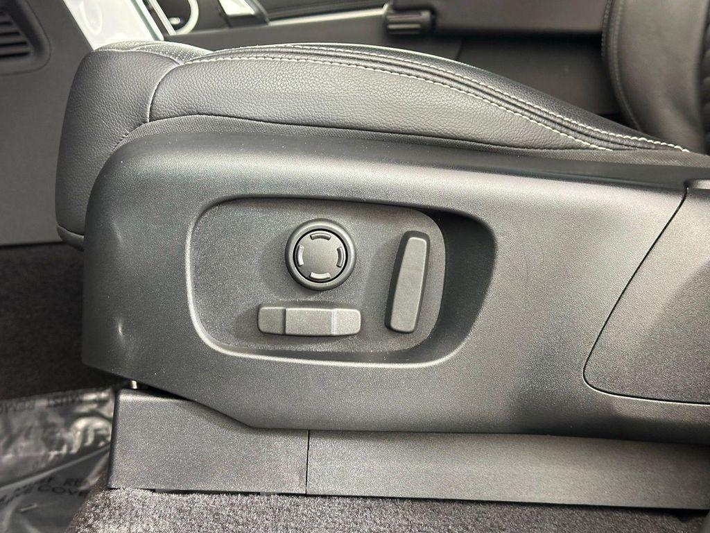 used 2023 Land Rover Discovery car, priced at $37,900