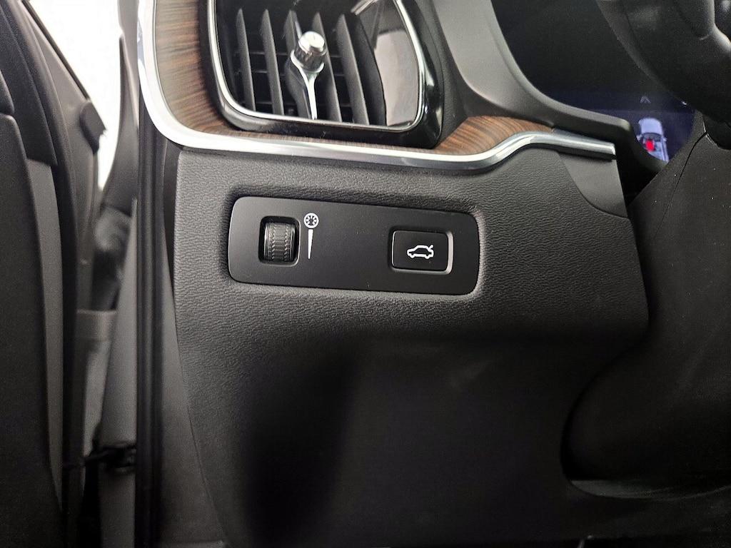 used 2022 Volvo XC60 car, priced at $33,998