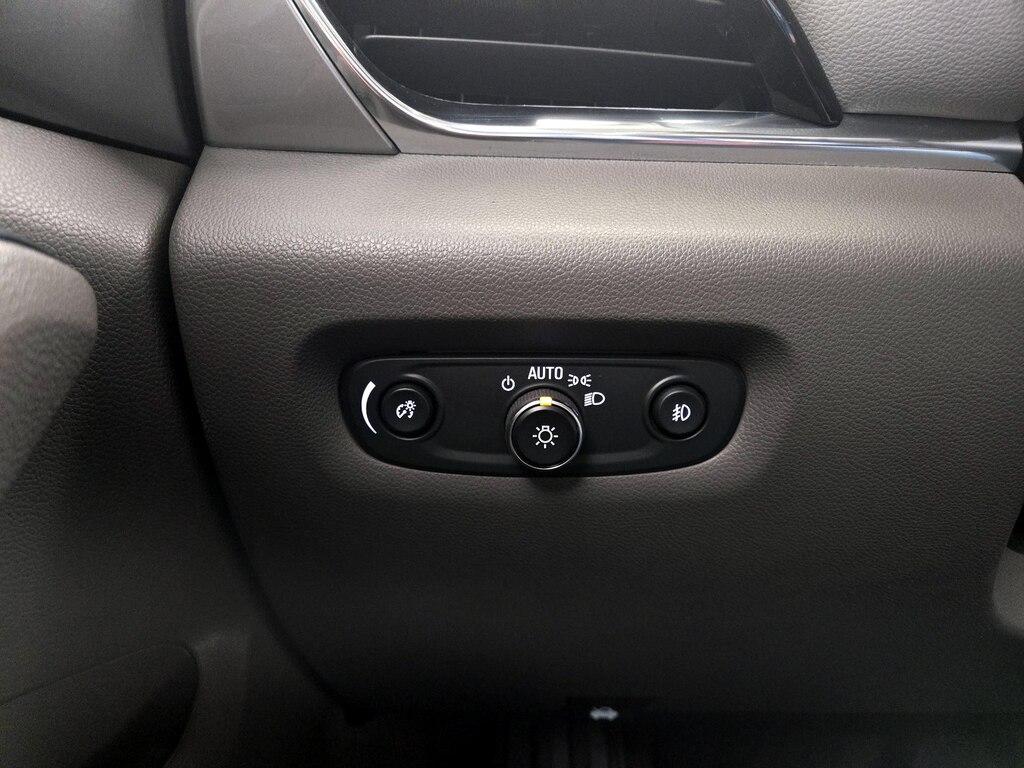 used 2021 Chevrolet Traverse car, priced at $28,998