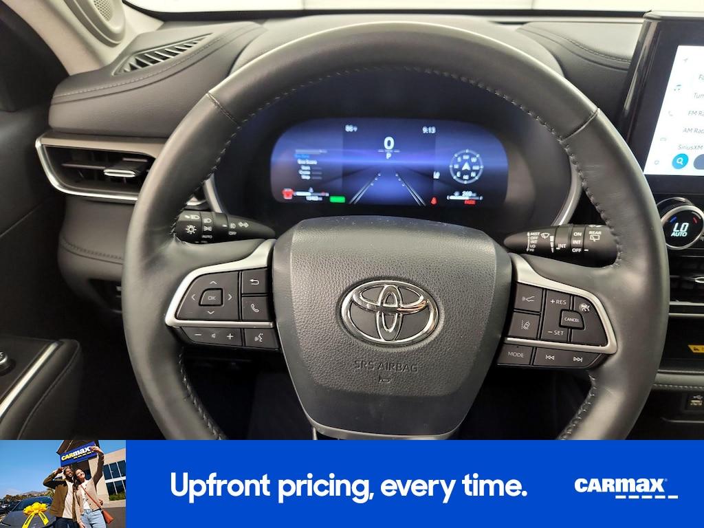 used 2024 Toyota Highlander Hybrid car, priced at $48,998