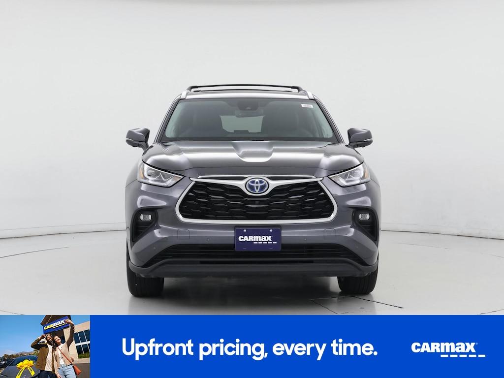 used 2024 Toyota Highlander Hybrid car, priced at $48,998