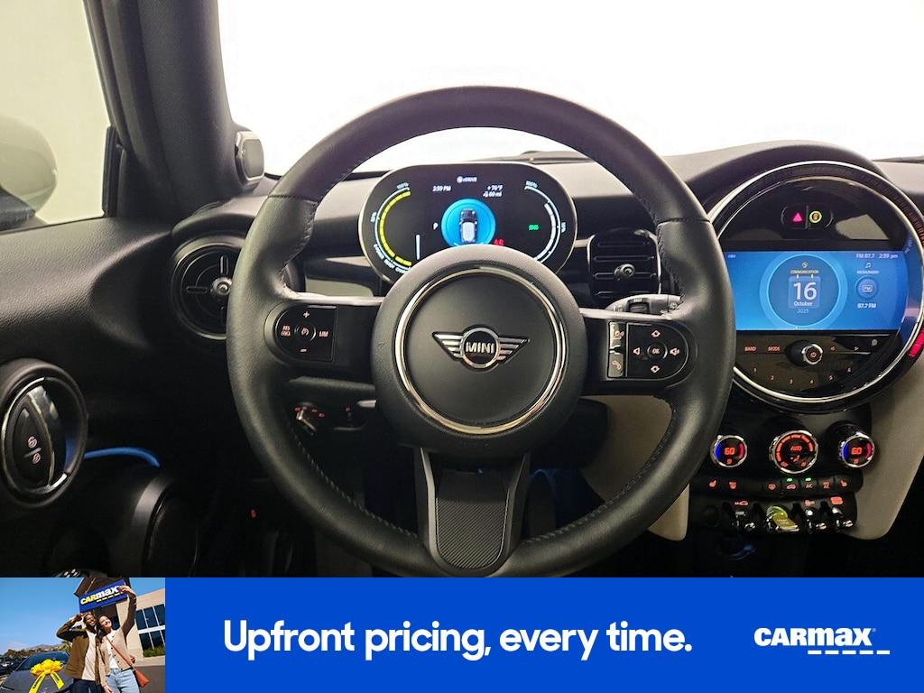 used 2023 MINI SE Hardtop car, priced at $22,998