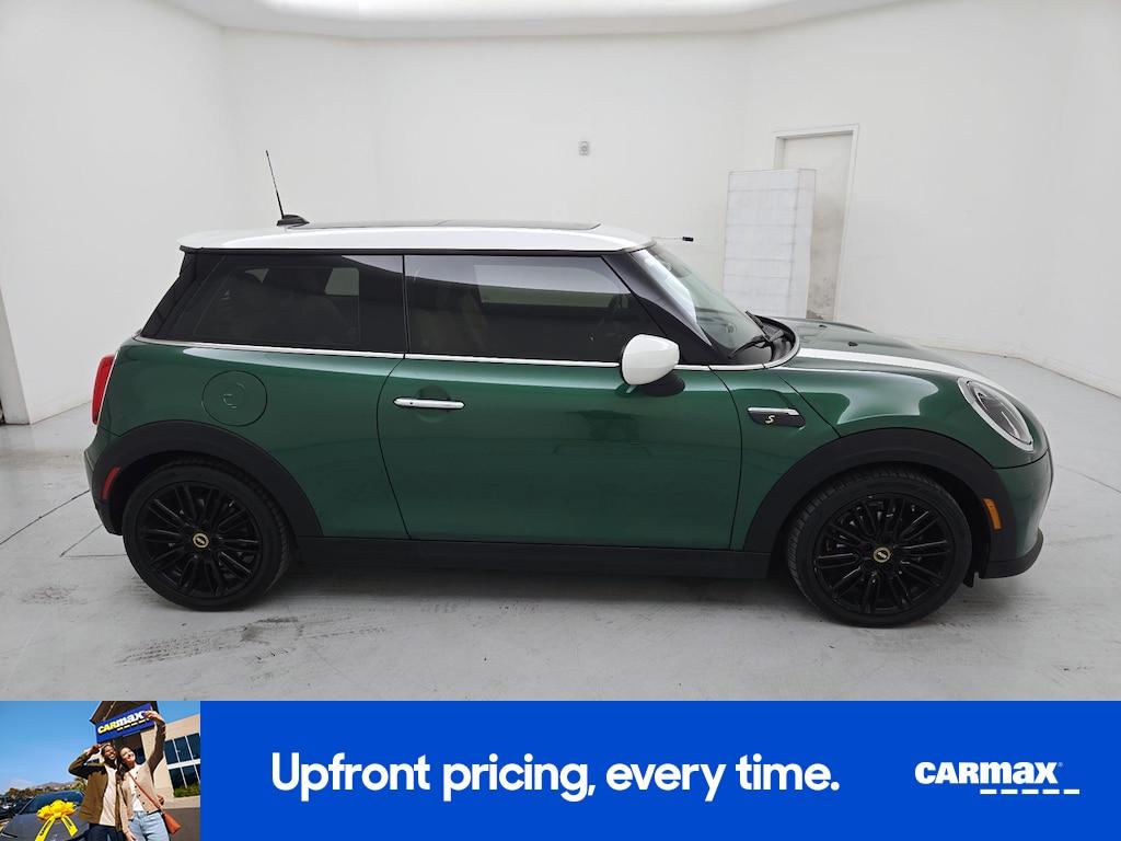 used 2023 MINI SE Hardtop car, priced at $22,998