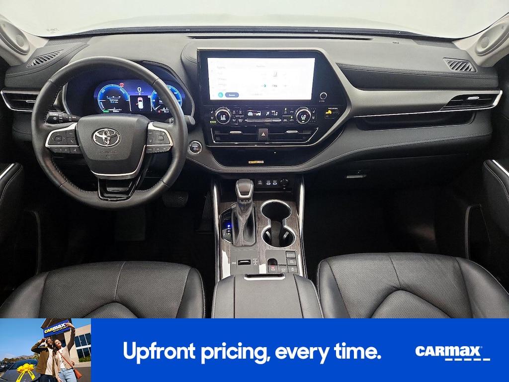 used 2023 Toyota Highlander Hybrid car, priced at $38,998
