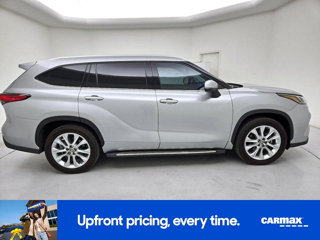 used 2023 Toyota Highlander Hybrid car, priced at $38,998