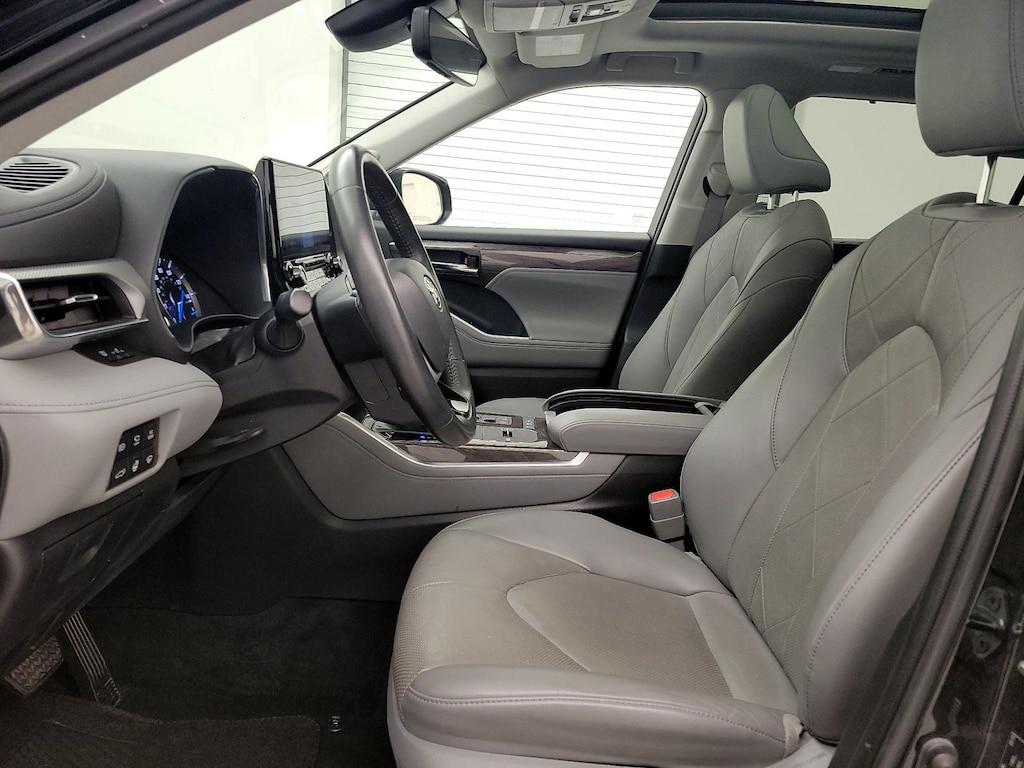 used 2022 Toyota Highlander Hybrid car, priced at $45,998
