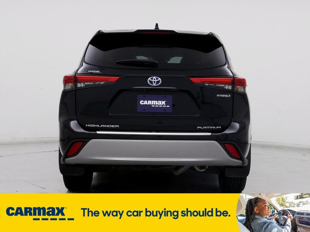 used 2022 Toyota Highlander Hybrid car, priced at $45,998