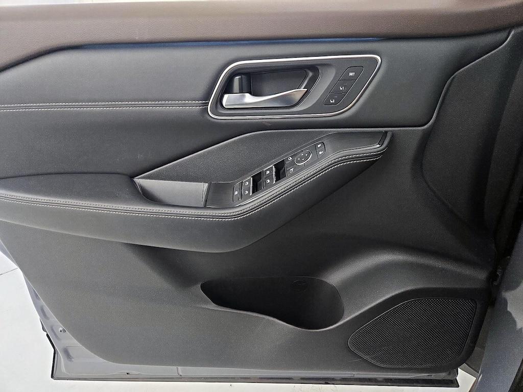 used 2021 Nissan Rogue car, priced at $27,998