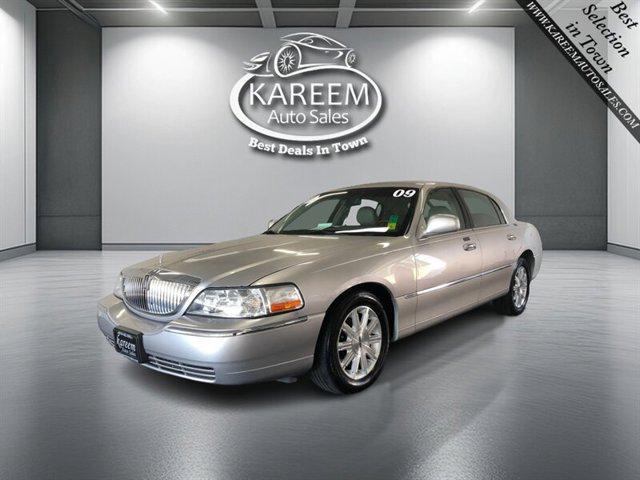 used 2009 Lincoln Town Car car, priced at $13,725