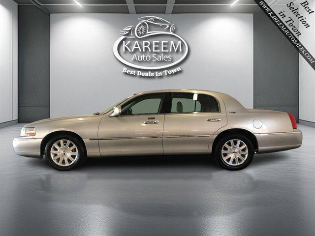 used 2009 Lincoln Town Car car, priced at $13,725