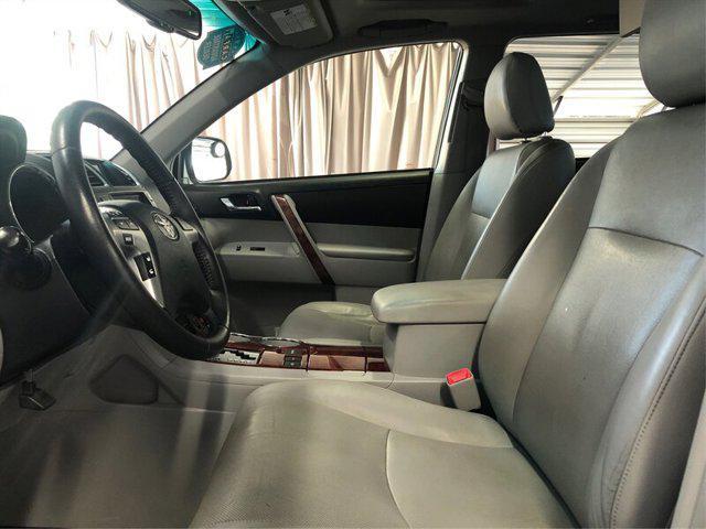 used 2012 Toyota Highlander Hybrid car, priced at $15,985