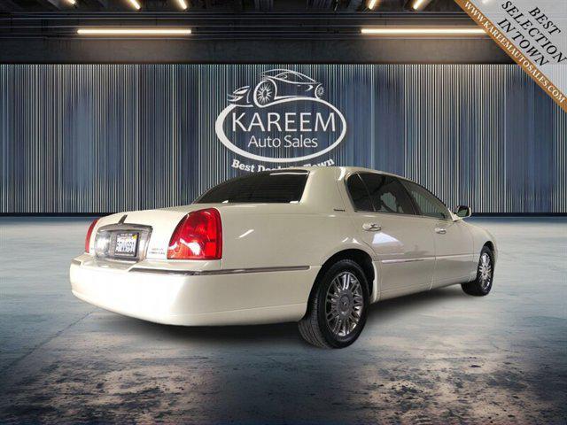 used 2006 Lincoln Town Car car, priced at $13,645