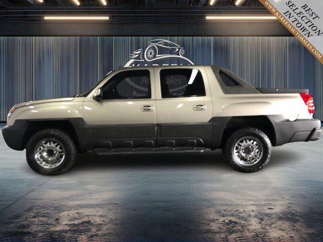 used 2003 Chevrolet Avalanche car, priced at $13,435