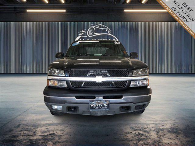 used 2003 Chevrolet Avalanche car, priced at $10,875