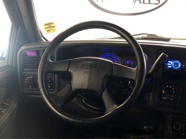 used 2003 Chevrolet Avalanche car, priced at $10,875