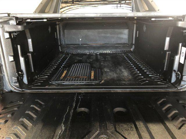 used 2003 Chevrolet Avalanche car, priced at $10,875