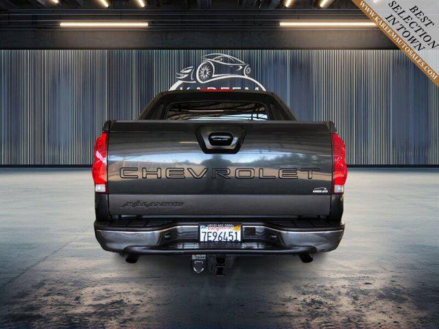 used 2003 Chevrolet Avalanche car, priced at $10,875