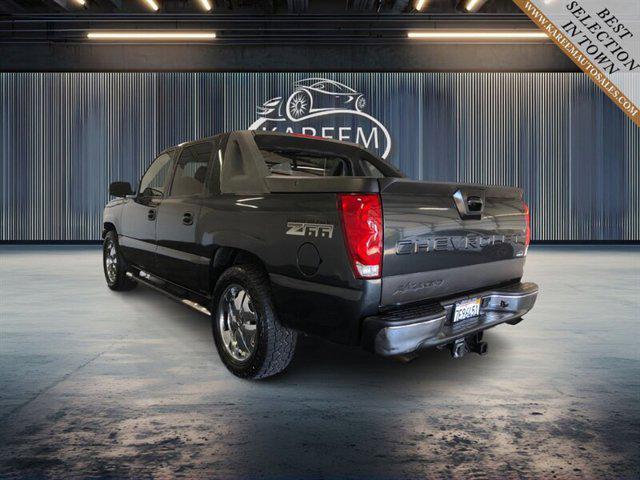 used 2003 Chevrolet Avalanche car, priced at $10,875