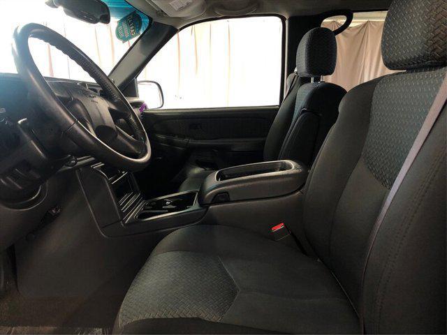 used 2003 Chevrolet Avalanche car, priced at $10,875