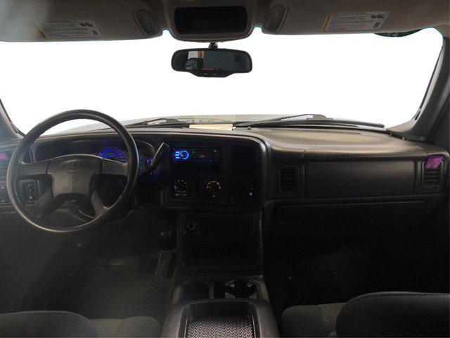 used 2003 Chevrolet Avalanche car, priced at $10,875
