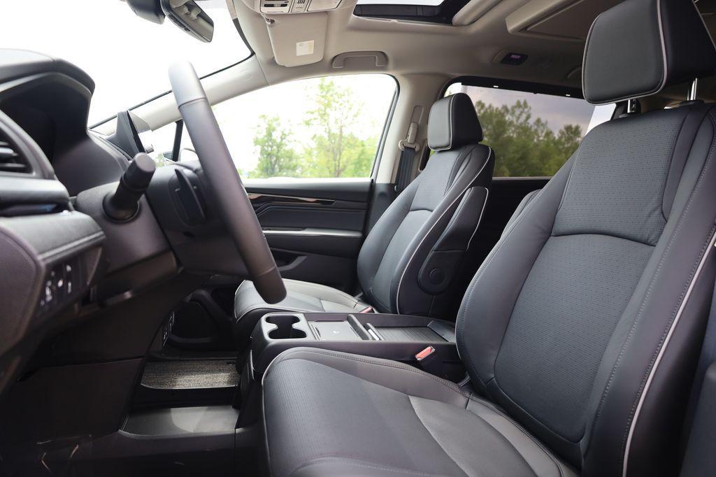 new 2025 Honda Odyssey car, priced at $53,085