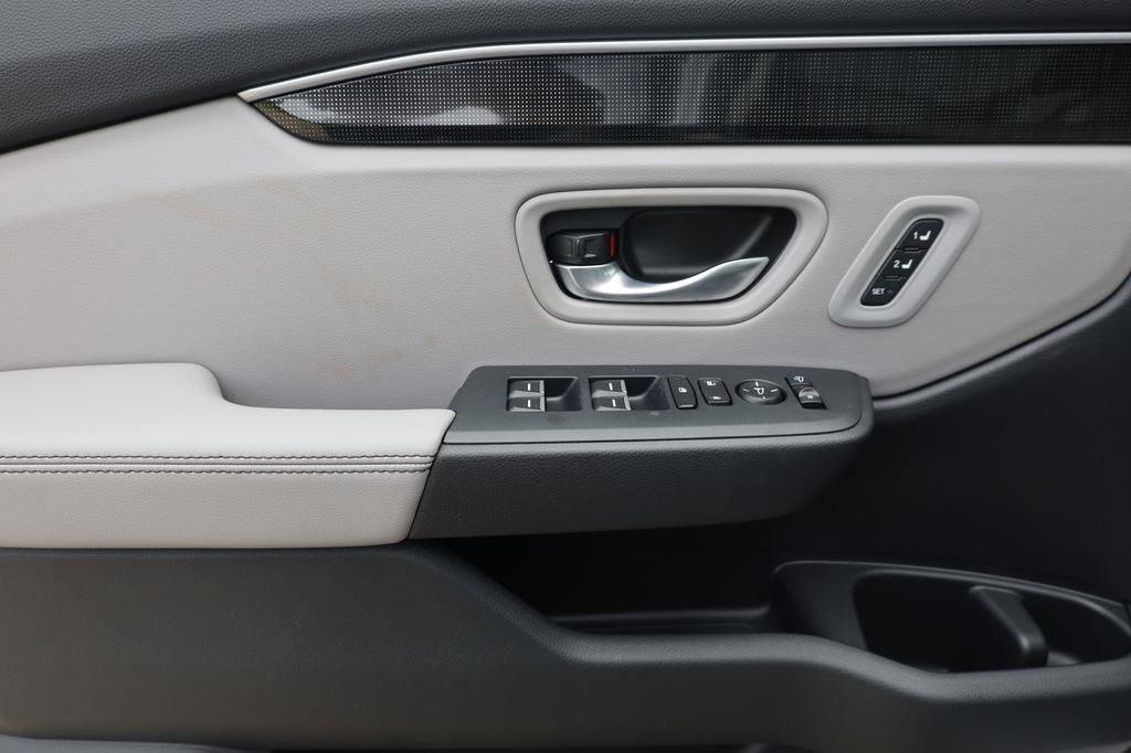 new 2025 Honda Pilot car, priced at $55,030