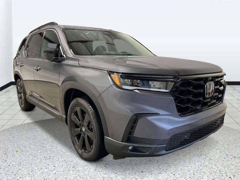 new 2025 Honda Pilot car, priced at $55,975