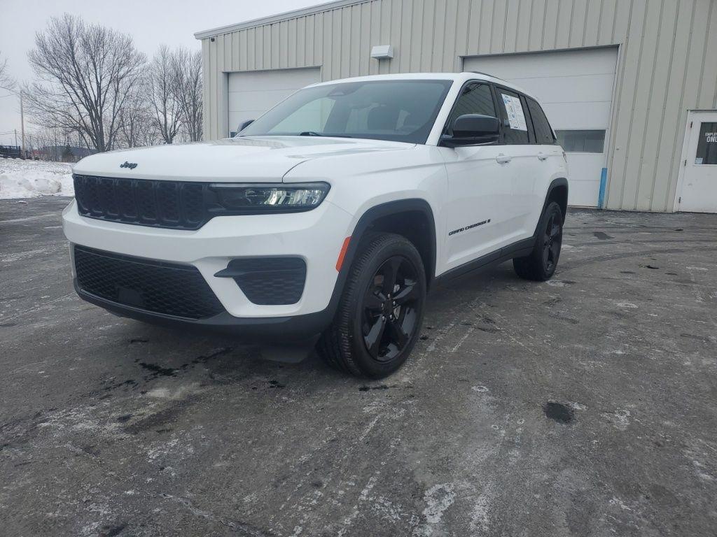 used 2023 Jeep Grand Cherokee car, priced at $33,500