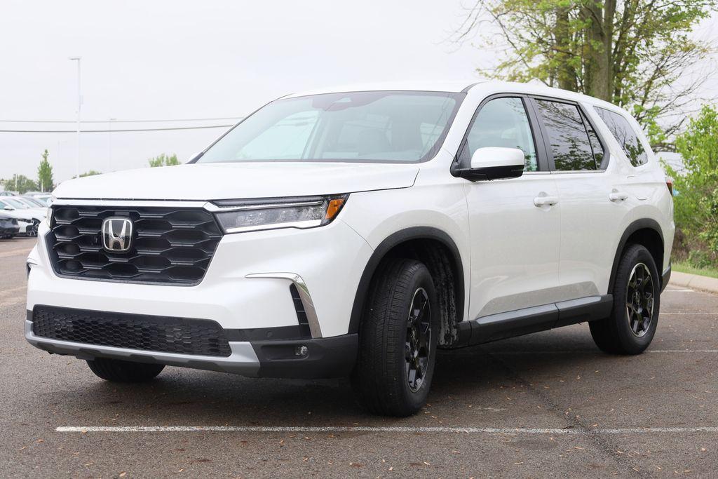 new 2025 Honda Pilot car, priced at $49,405