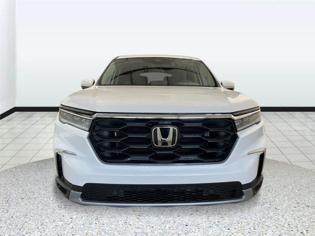 new 2025 Honda Pilot car, priced at $49,405