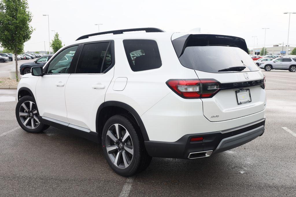 new 2025 Honda Pilot car, priced at $52,280