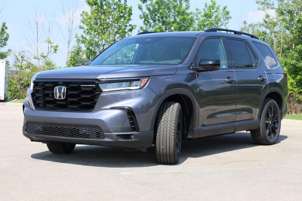 new 2025 Honda Pilot car, priced at $56,075