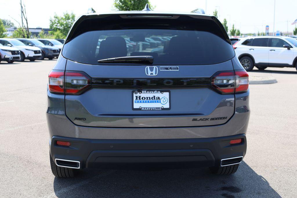 new 2025 Honda Pilot car, priced at $56,075