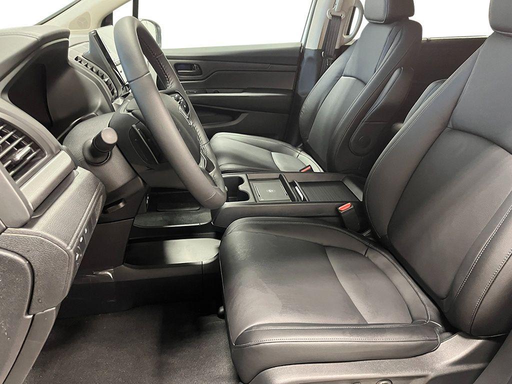 new 2025 Honda Odyssey car, priced at $44,135