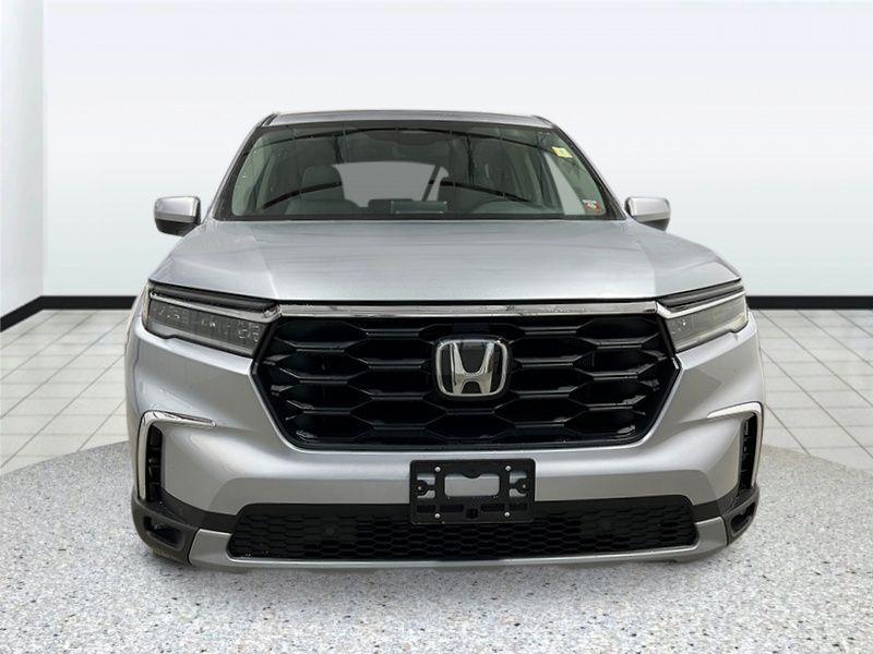 new 2025 Honda Pilot car, priced at $46,995