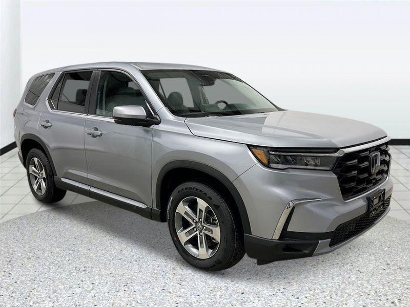 new 2025 Honda Pilot car, priced at $46,995