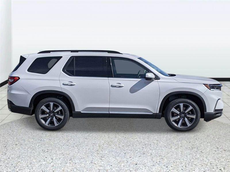 new 2025 Honda Pilot car, priced at $53,170