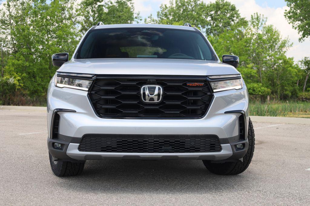 new 2025 Honda Pilot car, priced at $50,895