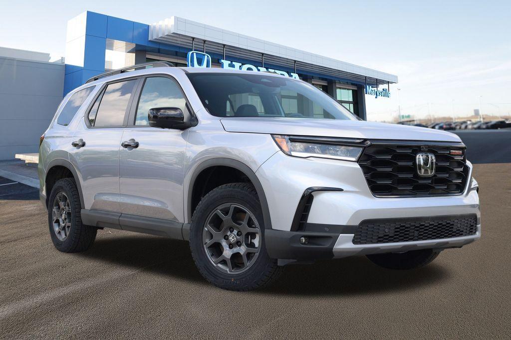 new 2025 Honda Pilot car, priced at $50,895