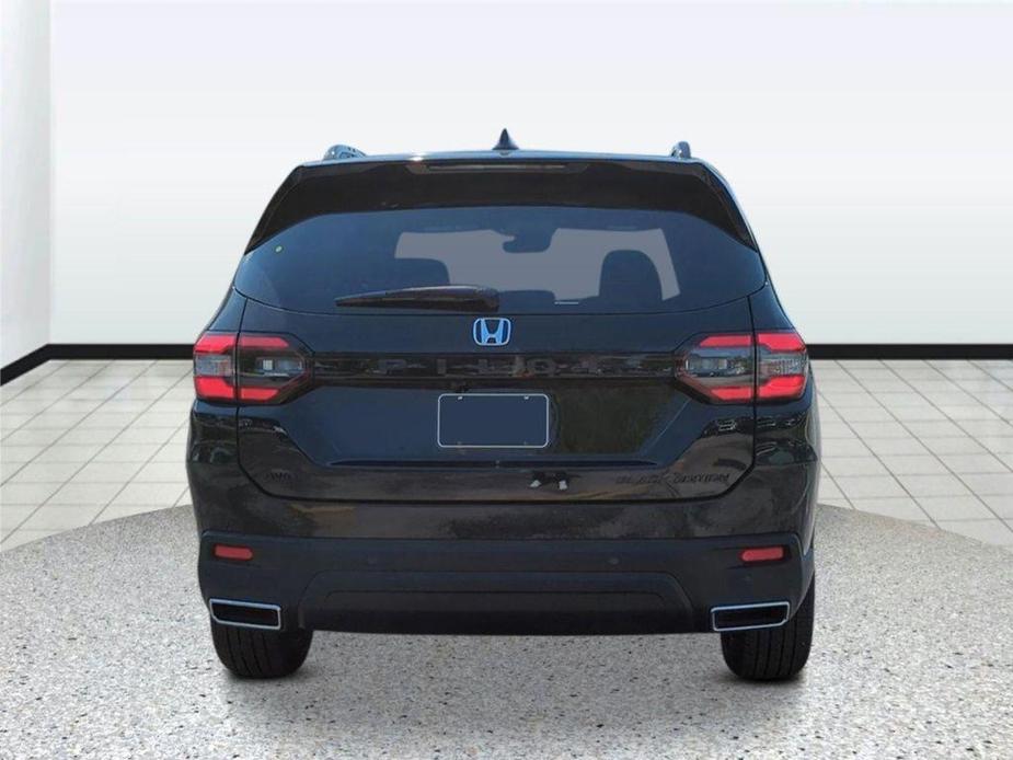 new 2025 Honda Pilot car, priced at $55,975