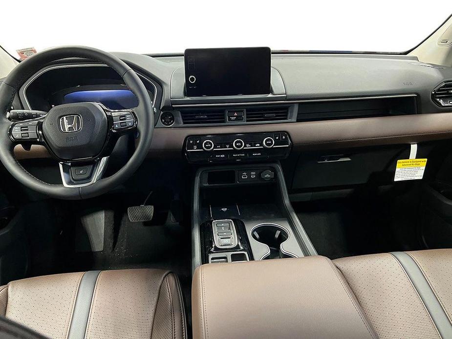 new 2025 Honda Pilot car, priced at $54,475