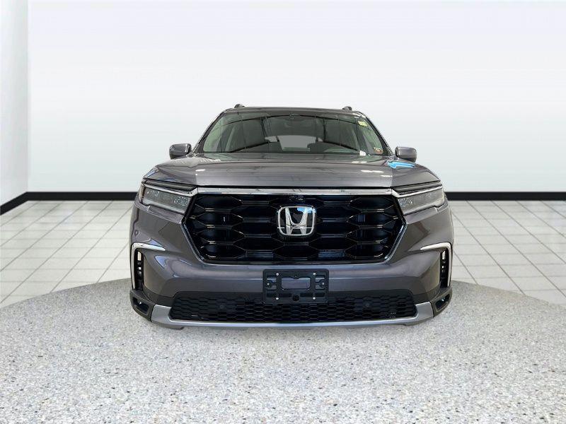 new 2025 Honda Pilot car, priced at $54,475