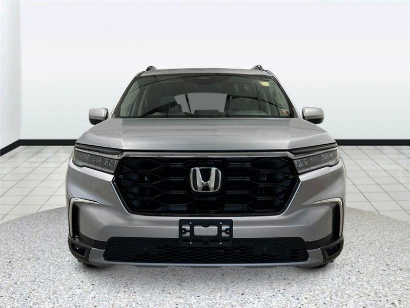 new 2025 Honda Pilot car, priced at $51,050