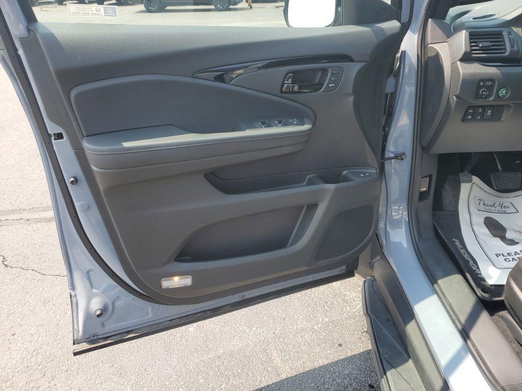used 2023 Honda Passport car, priced at $37,552
