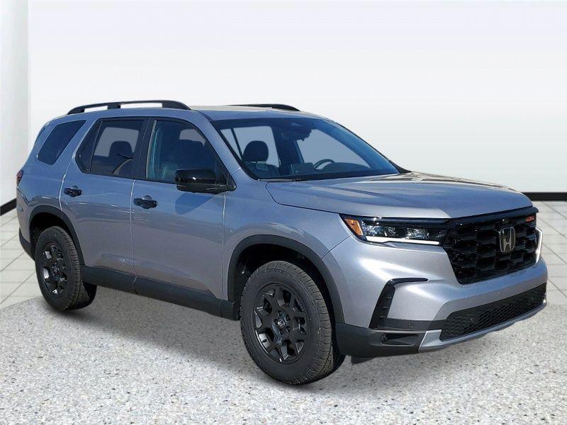 new 2025 Honda Pilot car, priced at $51,275