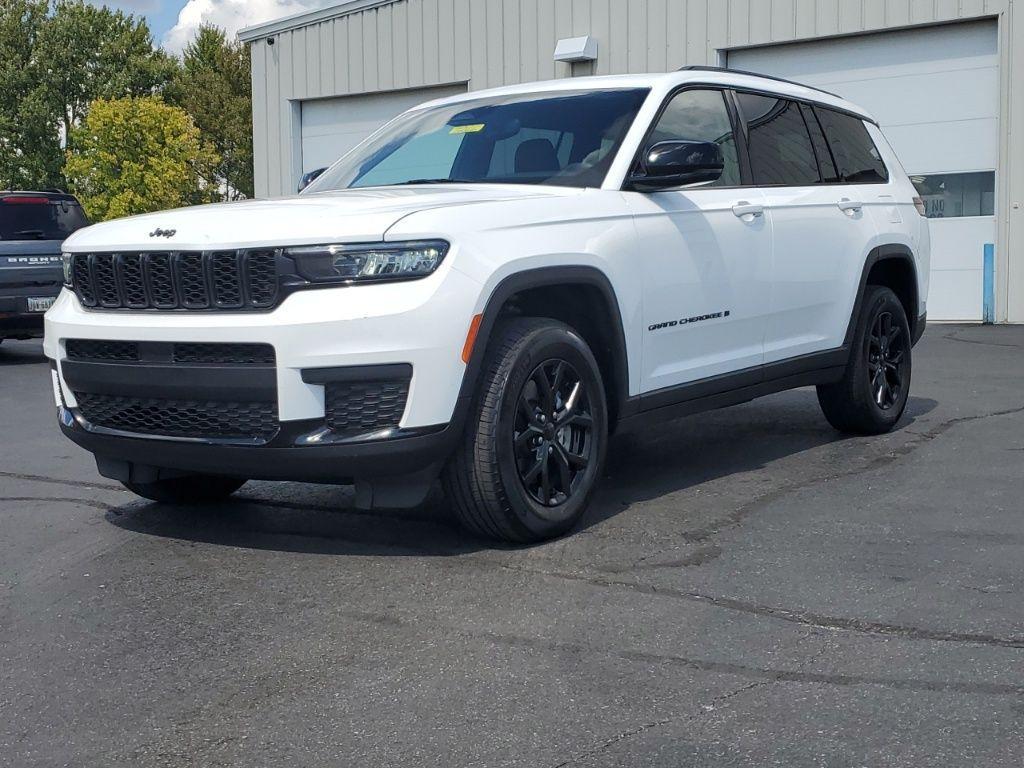 used 2024 Jeep Grand Cherokee L car, priced at $32,557