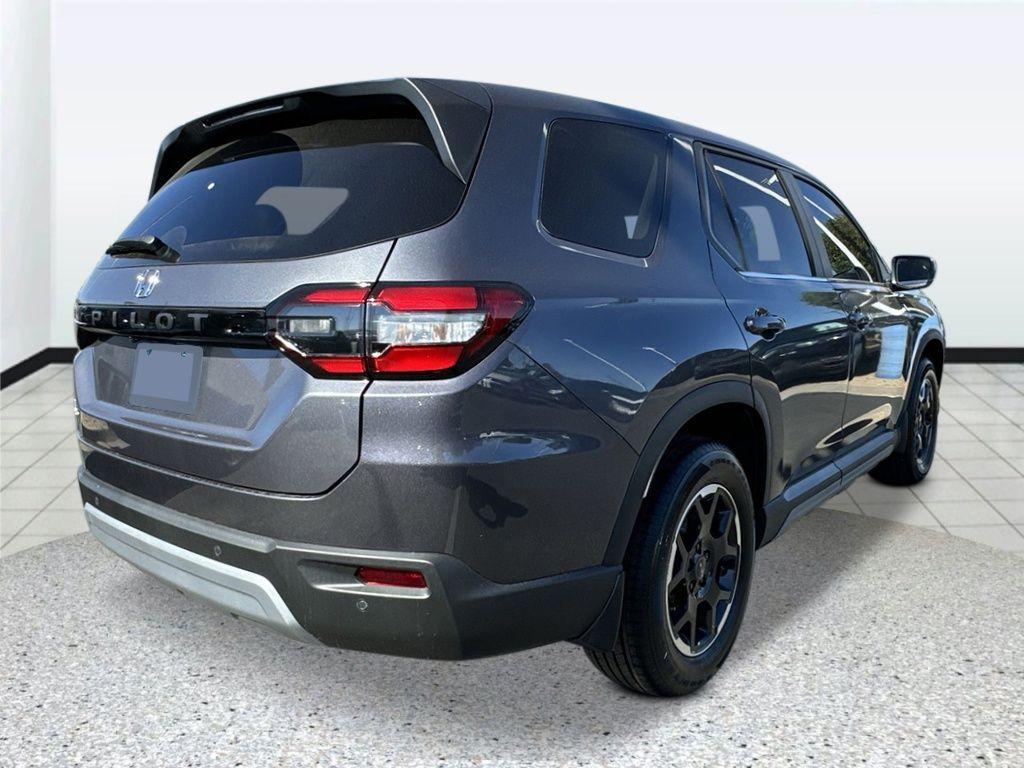 new 2025 Honda Pilot car, priced at $49,195