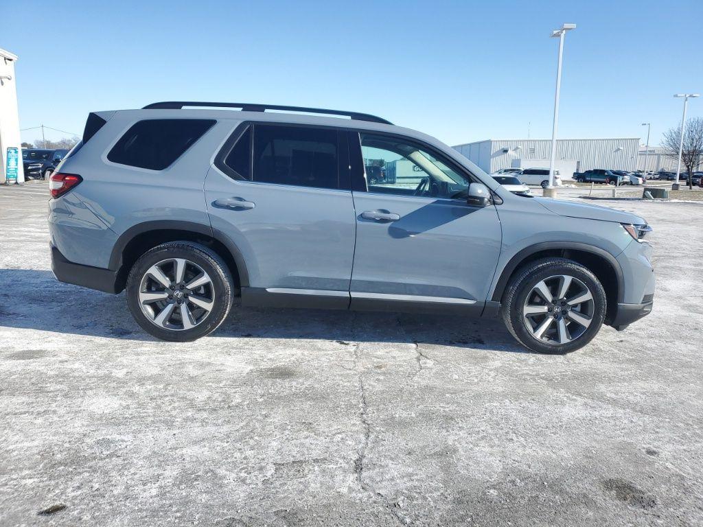 used 2024 Honda Pilot car, priced at $44,179